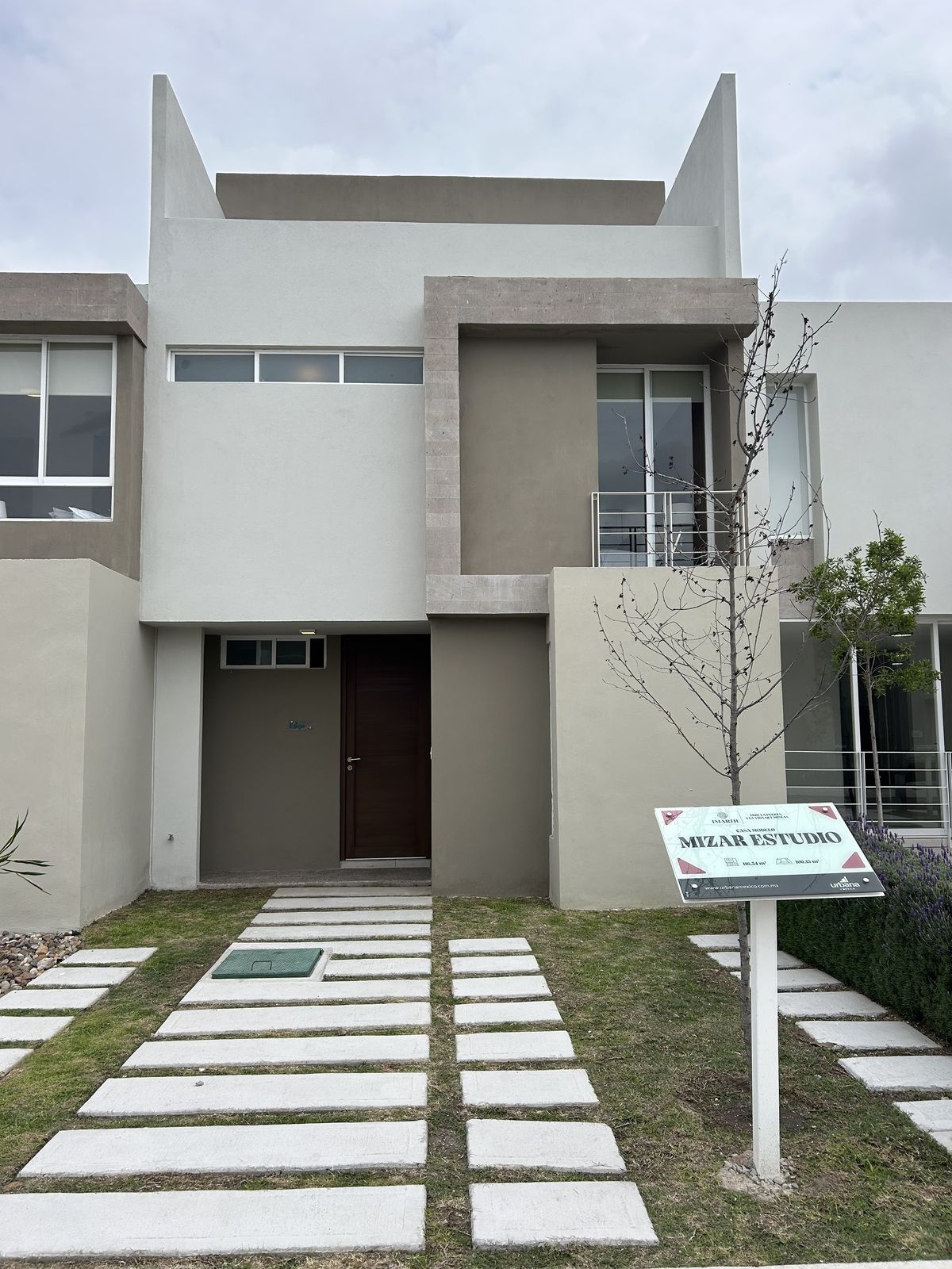¡Vive a pasos del Lago! Exclusiva en Zákia con Family Room. - foto 2