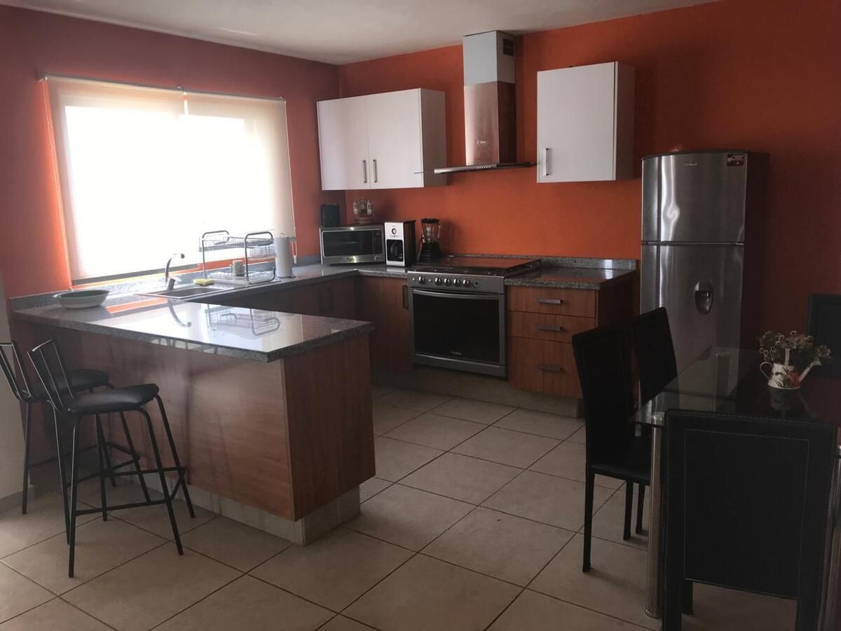 3 de 15: Cocina con ante comedor