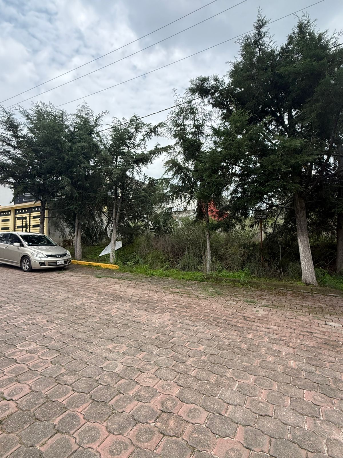 2 de 8: CASAS JUNTO AL TERRENO