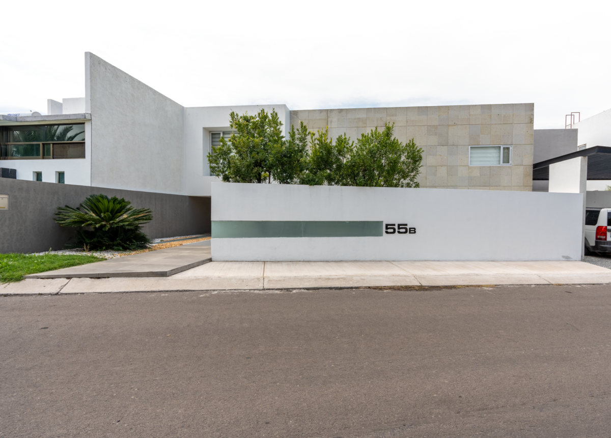 1 de 31: Fachada principal