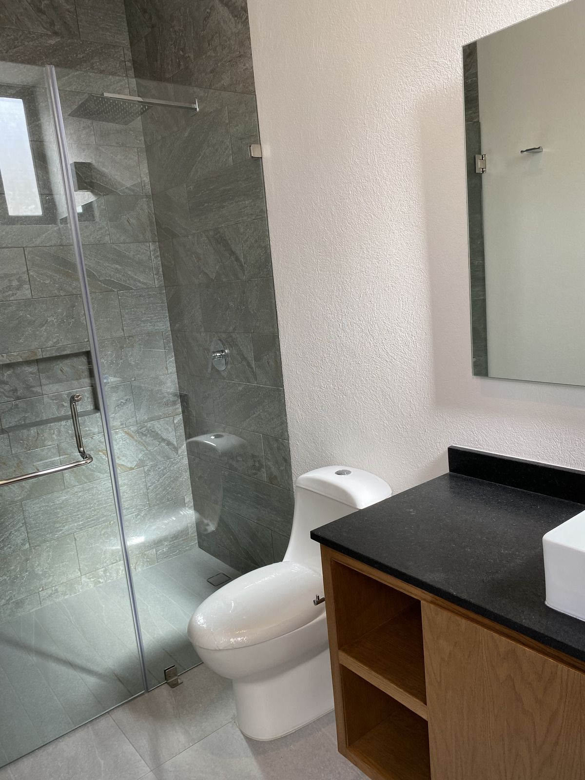 14 de 33: BAÑO SEGUNDA RECAMARA