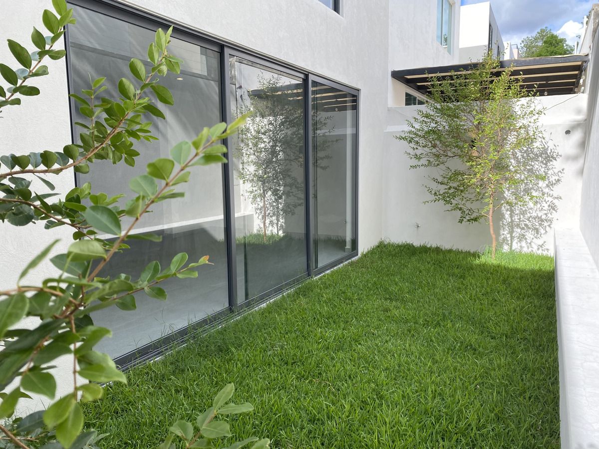 27 de 33: JARDIN