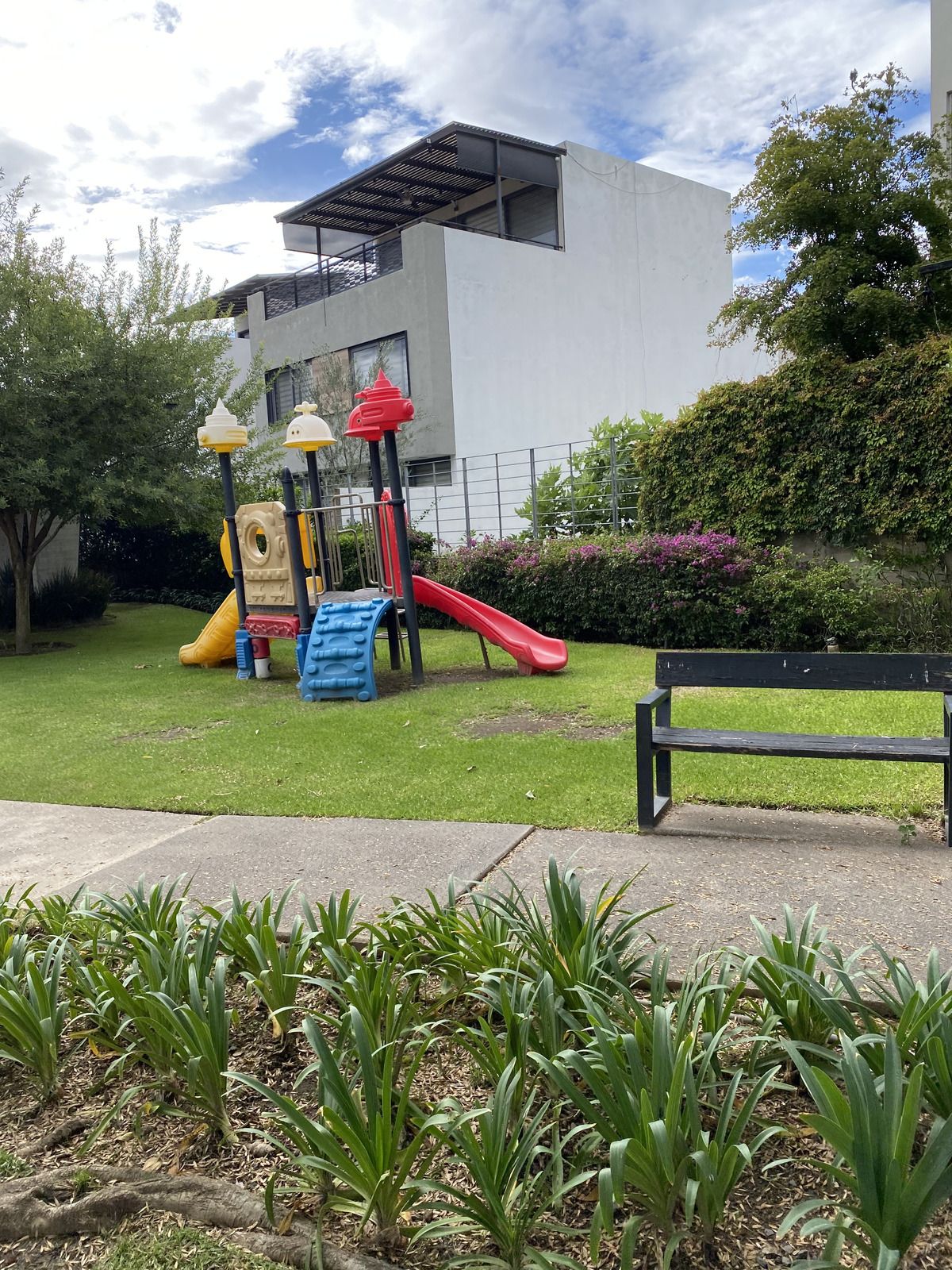 29 de 33: JUEGOS INFANTILES