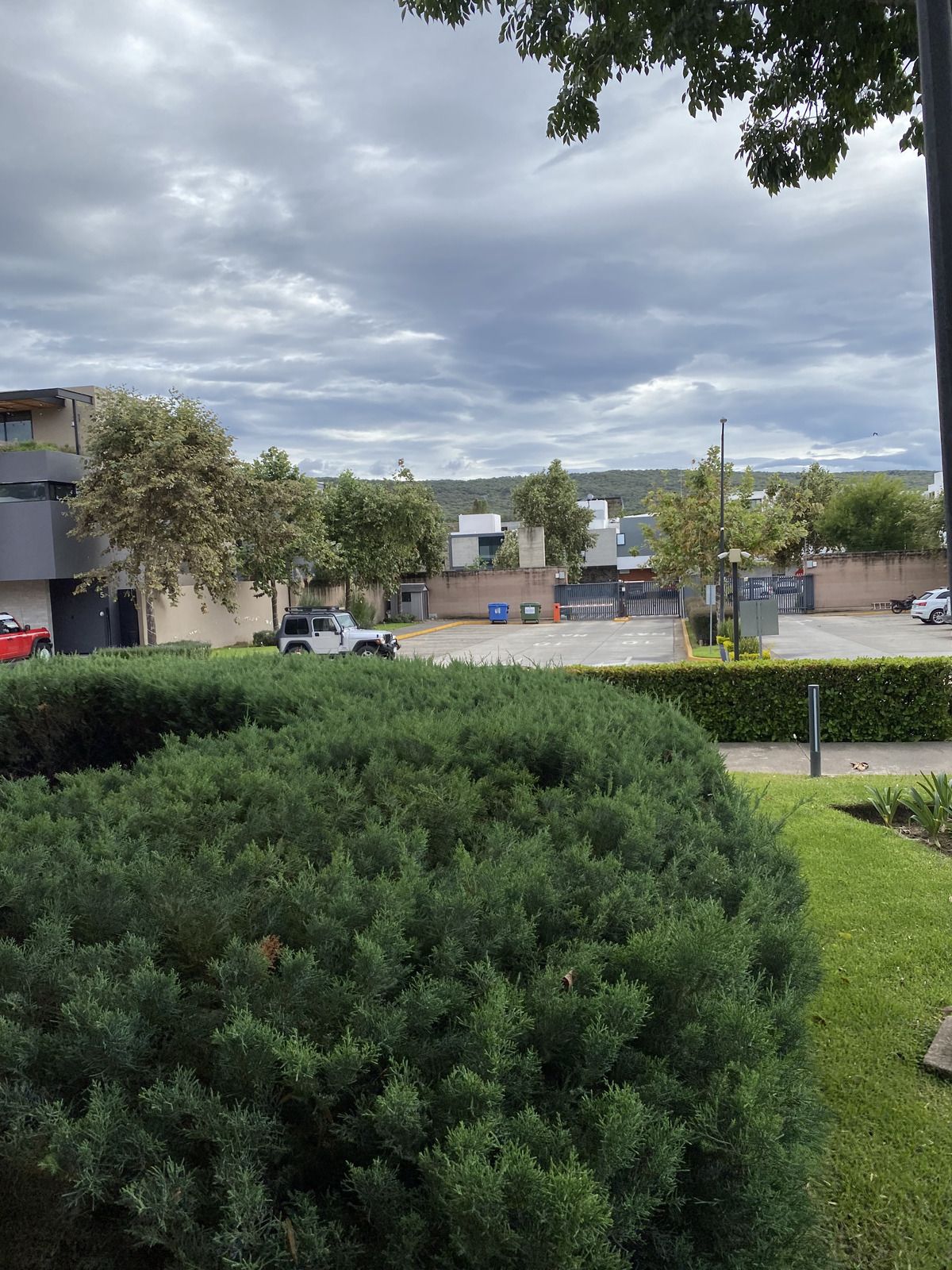 32 de 33: ESTACIONAMIENTOS VISITAS