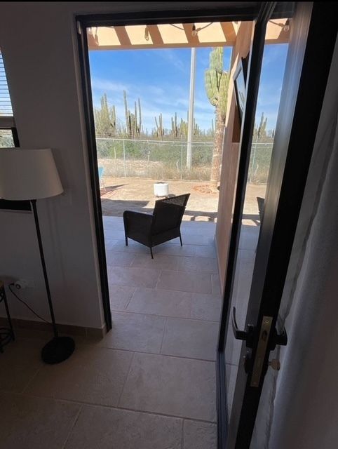 14 de 16: SALIDA AL PATIO