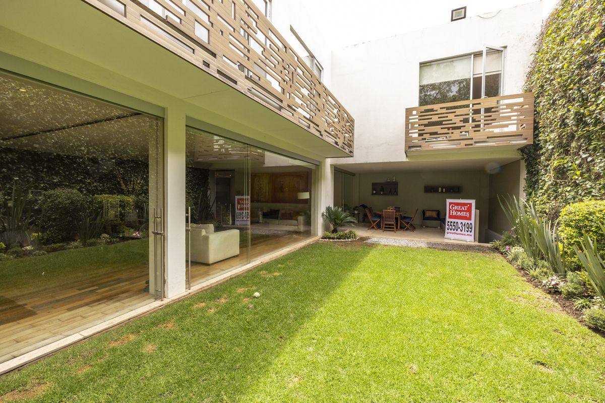 2 de 21: Jardín con terraza