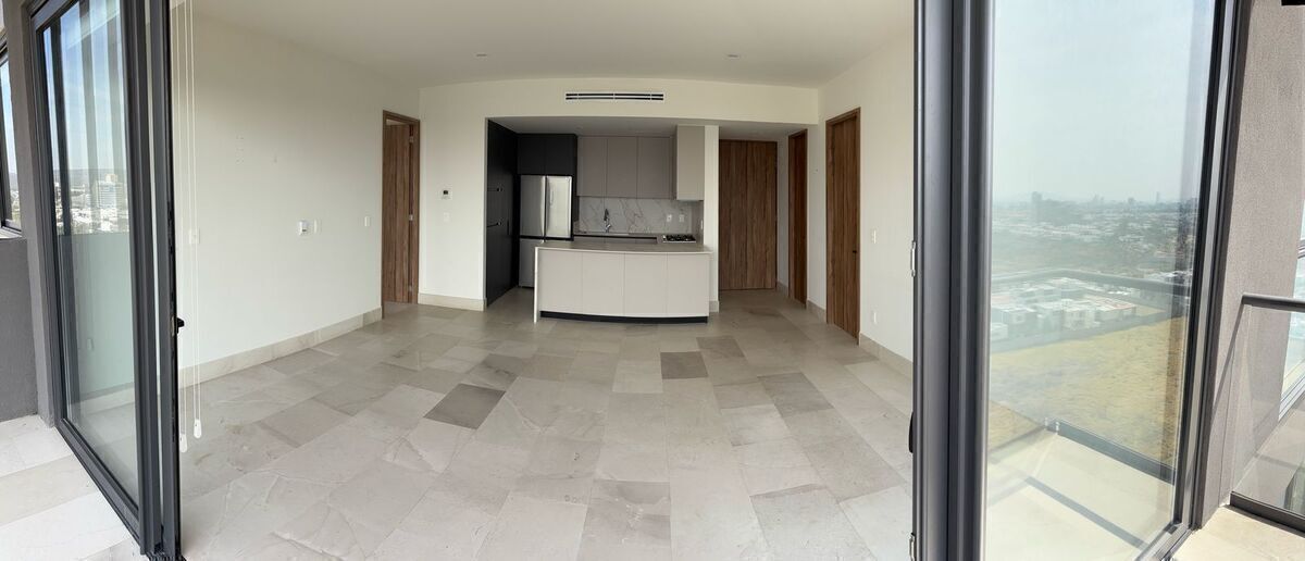 3 de 18: Cocina, sala y comedor
