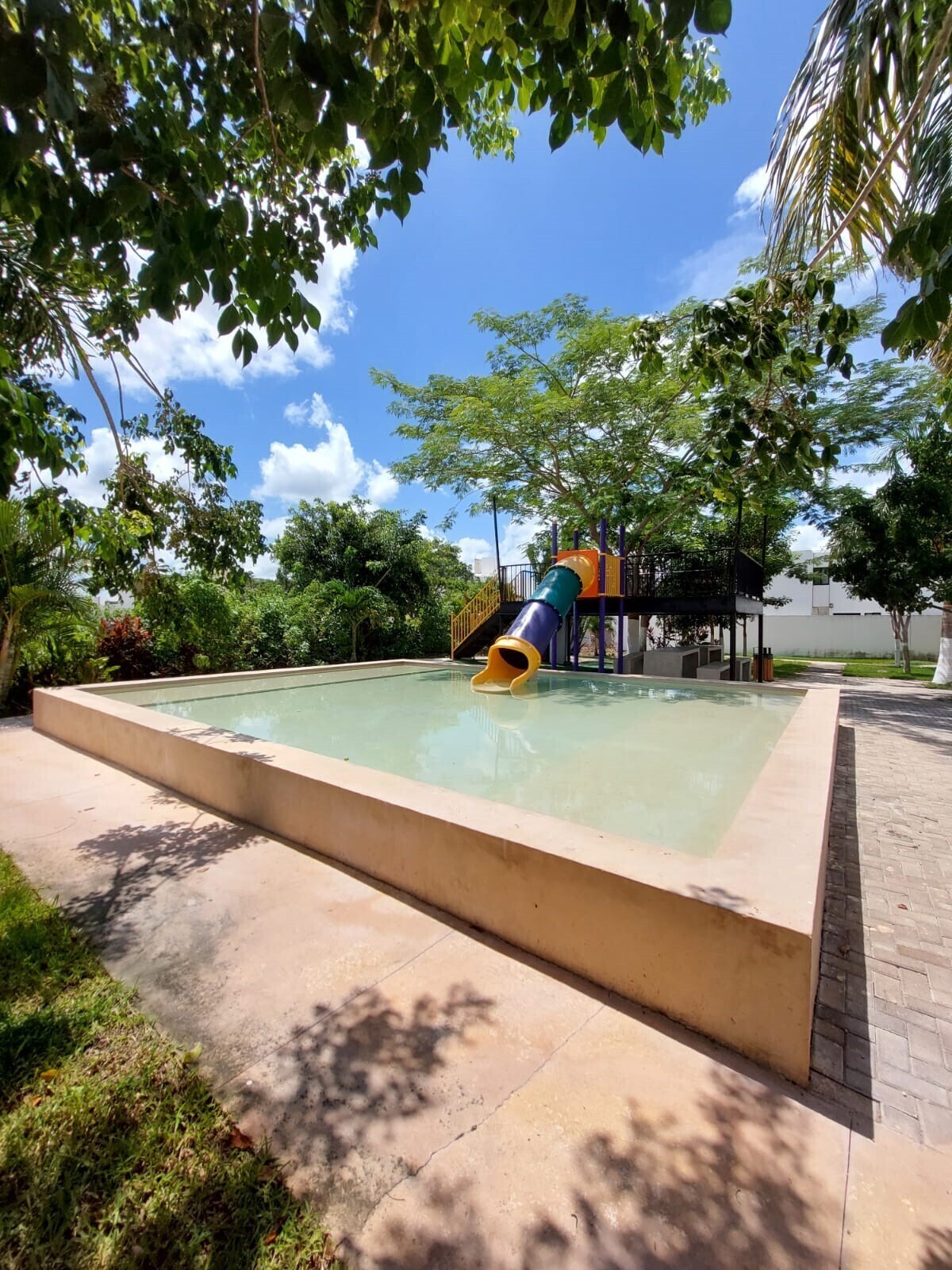 10 of 32: Chapoteadero