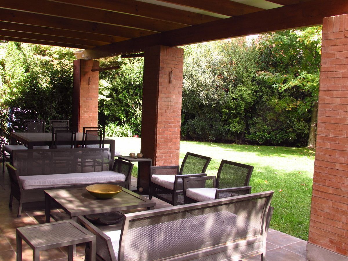4 of 26: Terraza techada