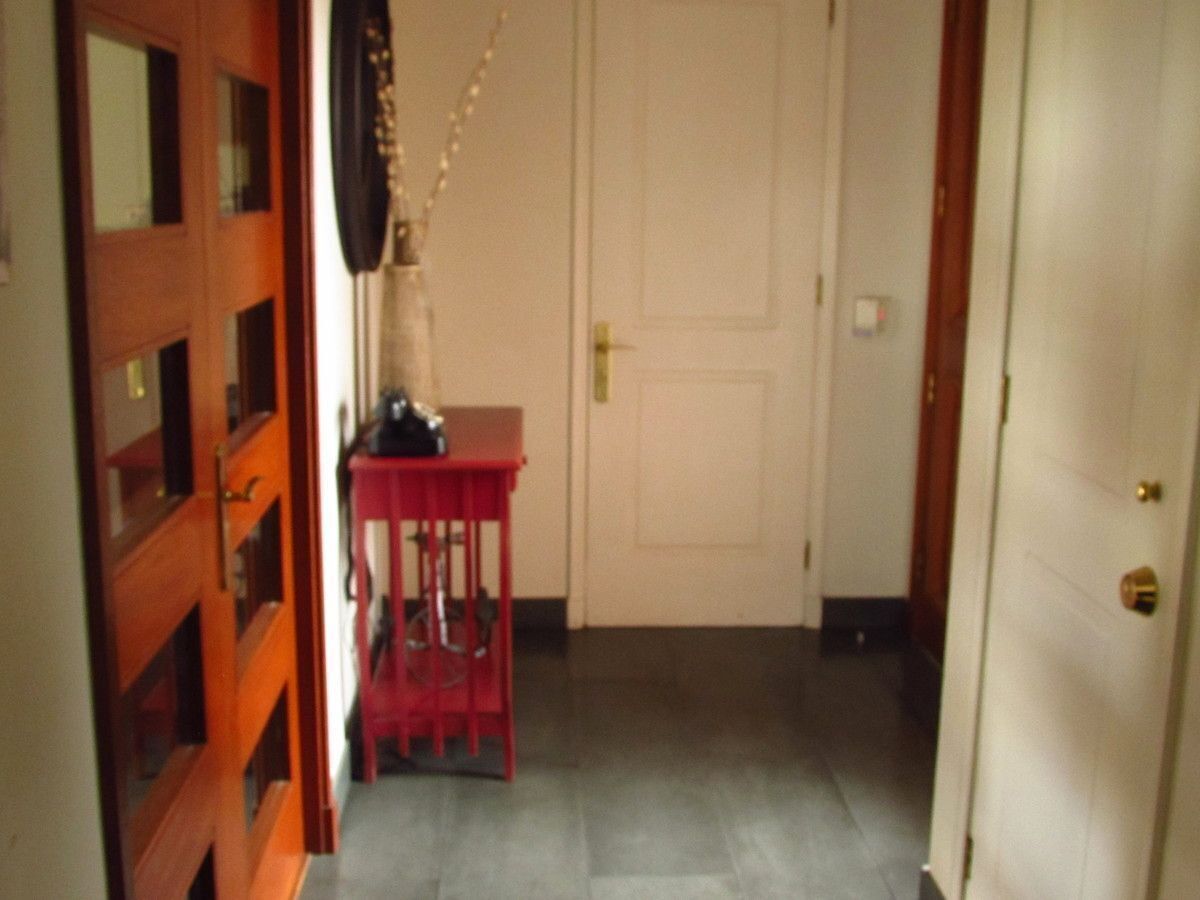 5 of 26: Hall acceso