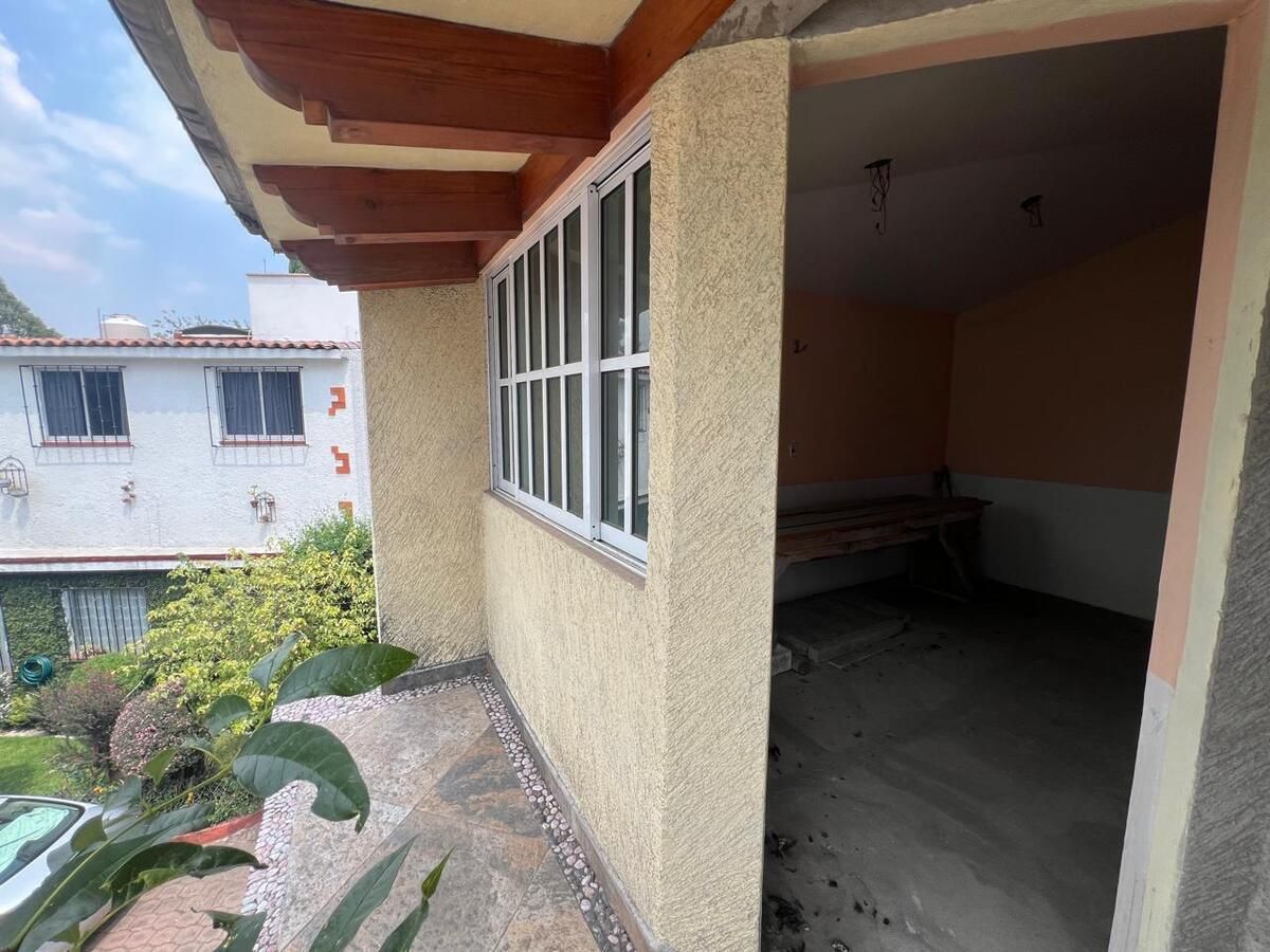 2 de 10: Balcon que conecta recamaras secundarias