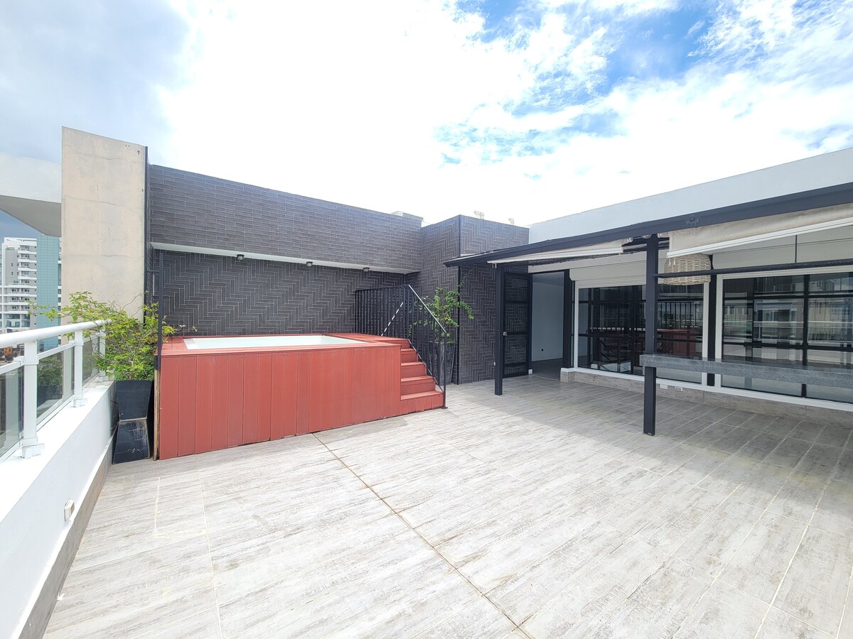 1 de 21: Terraza privada con jacuzzi