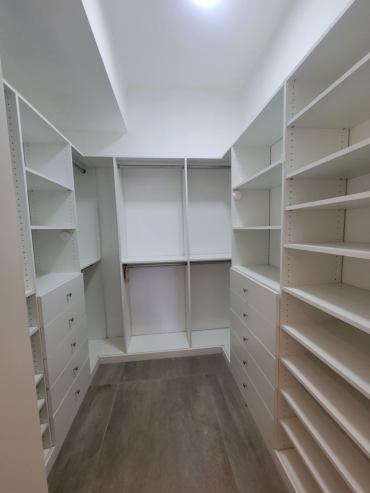 17 de 21: walking closet