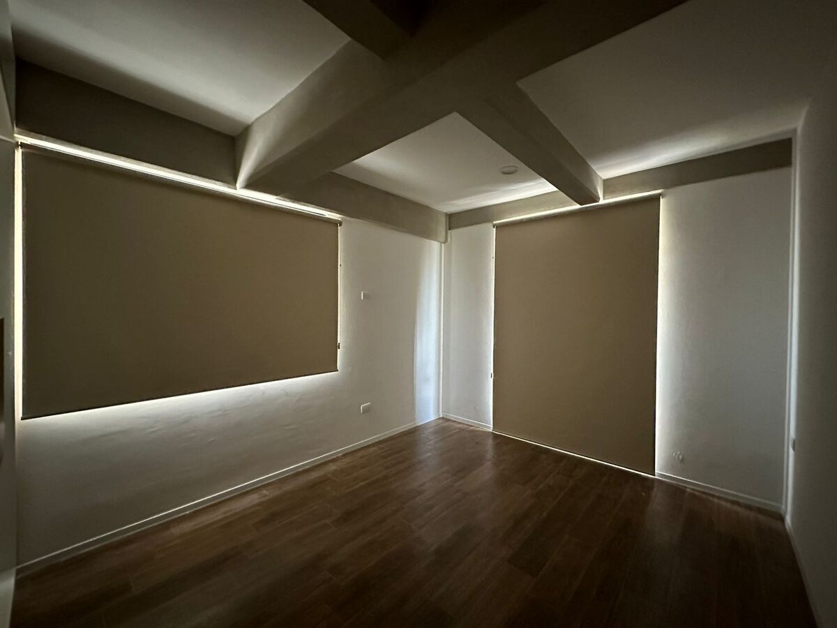 2 of 12: Sala/comedor