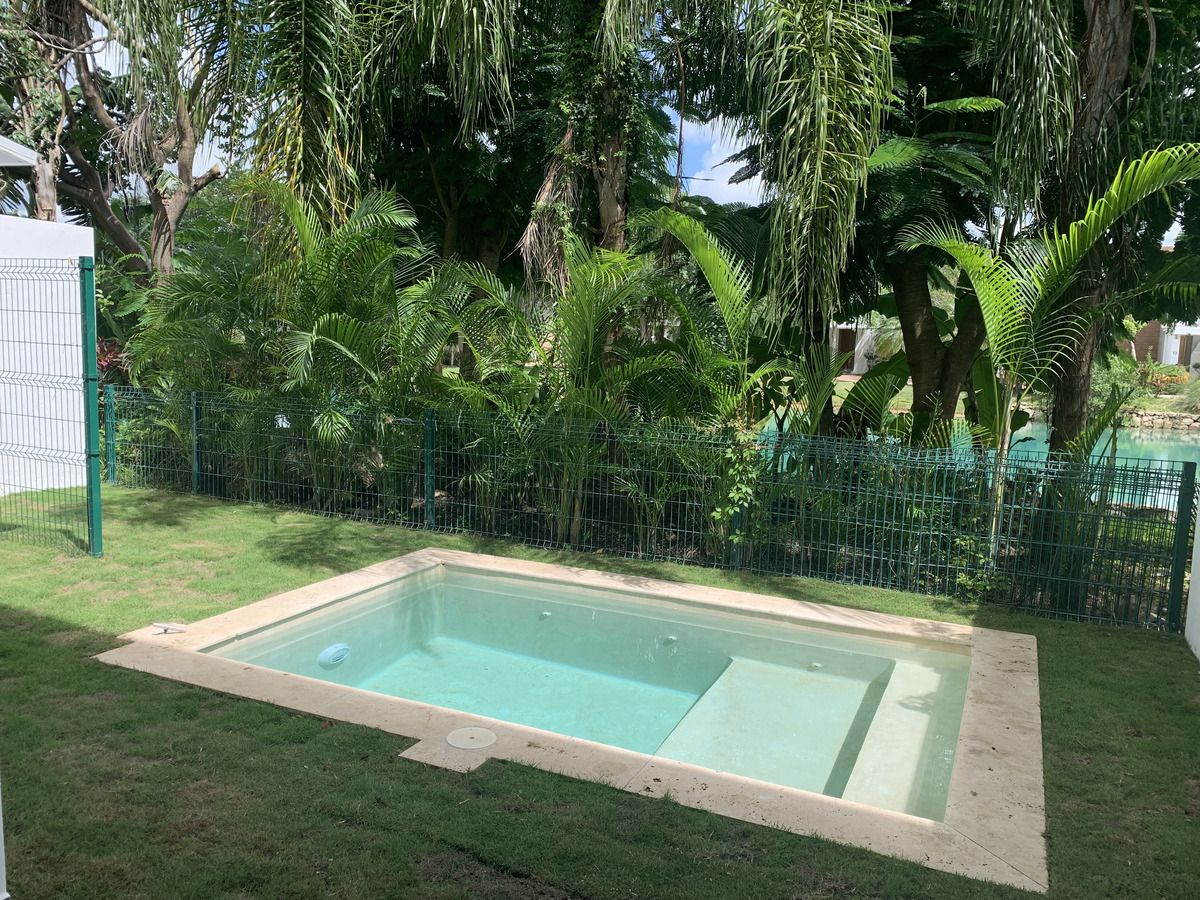 1 de 10: jardin vista a lago
