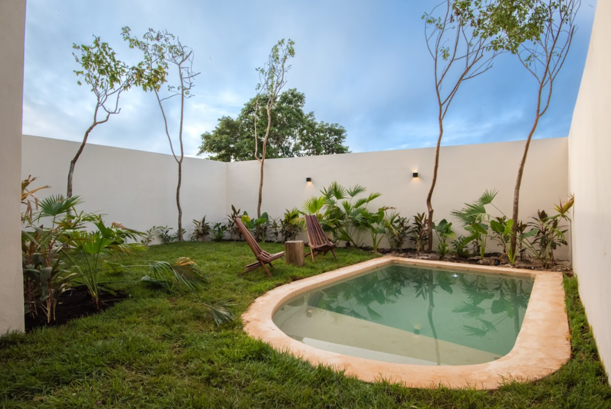 10 of 10: Alberca