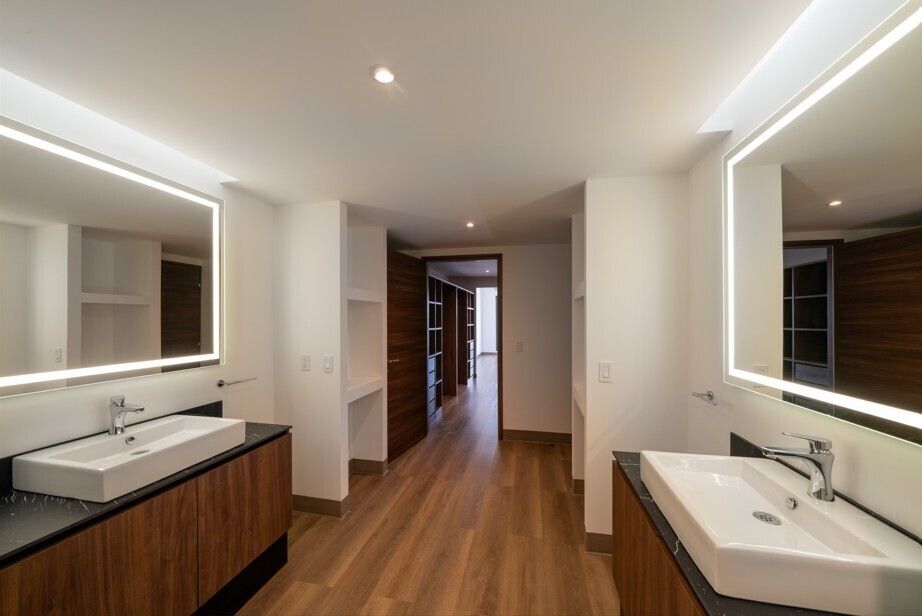 2 of 17: baño PH