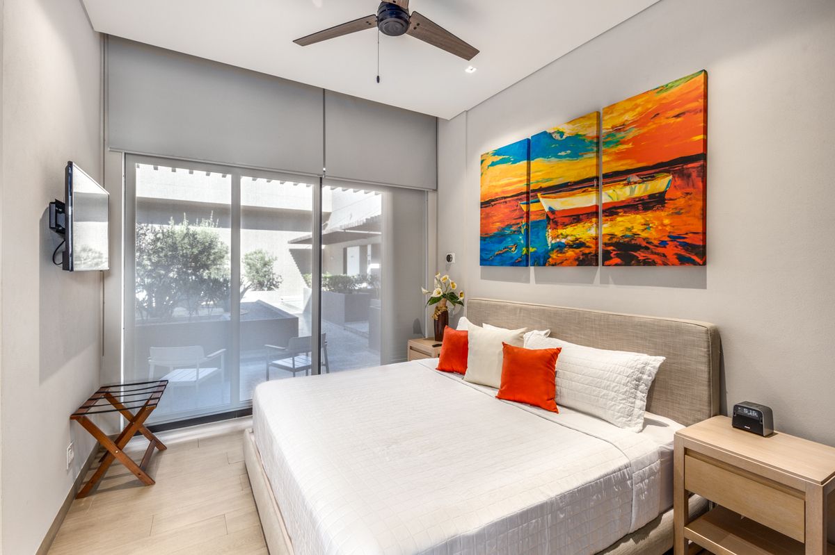 5 of 7: Guest Bedroom