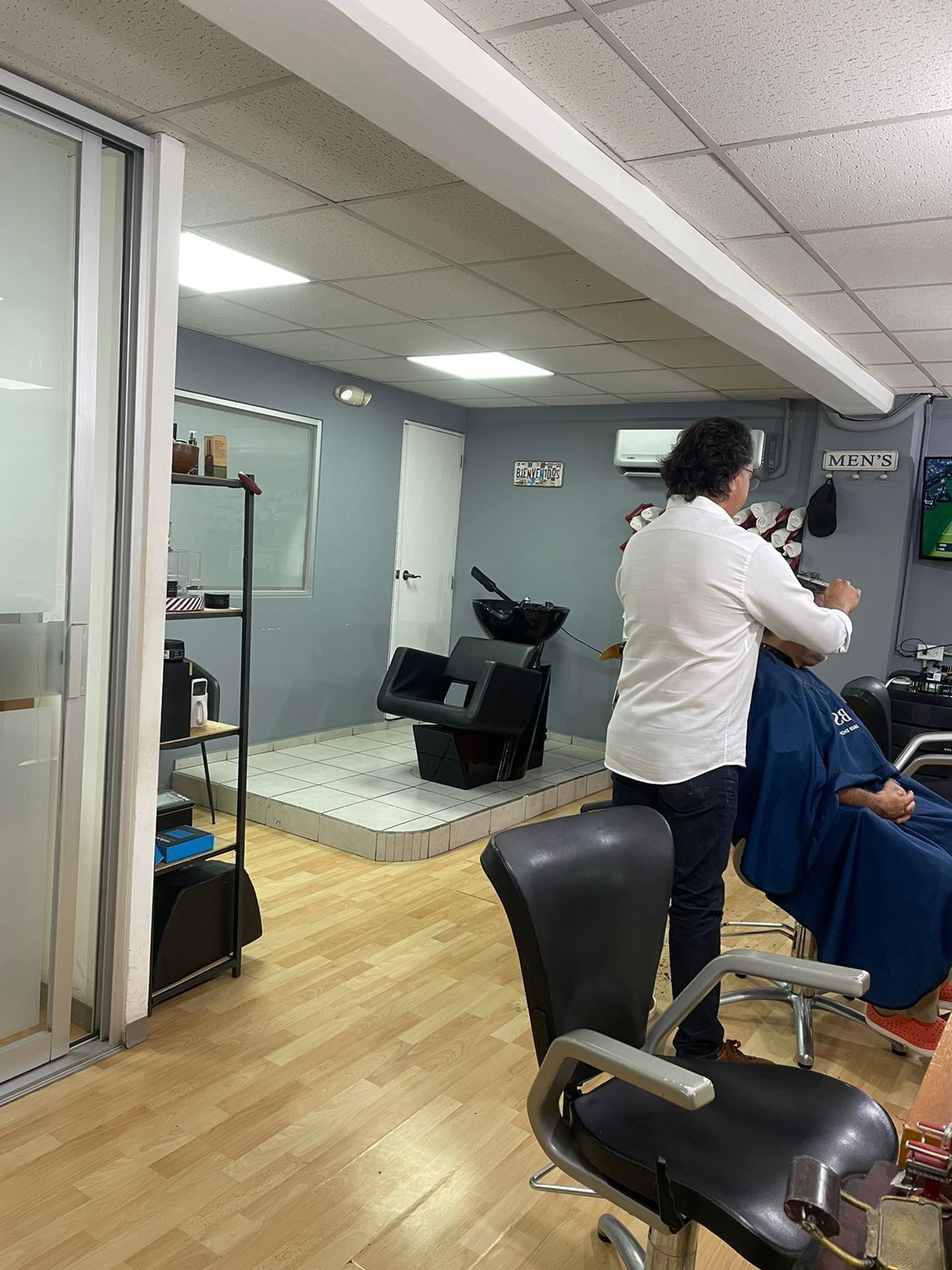 6 de 14: Imagen real real barbería (opción)