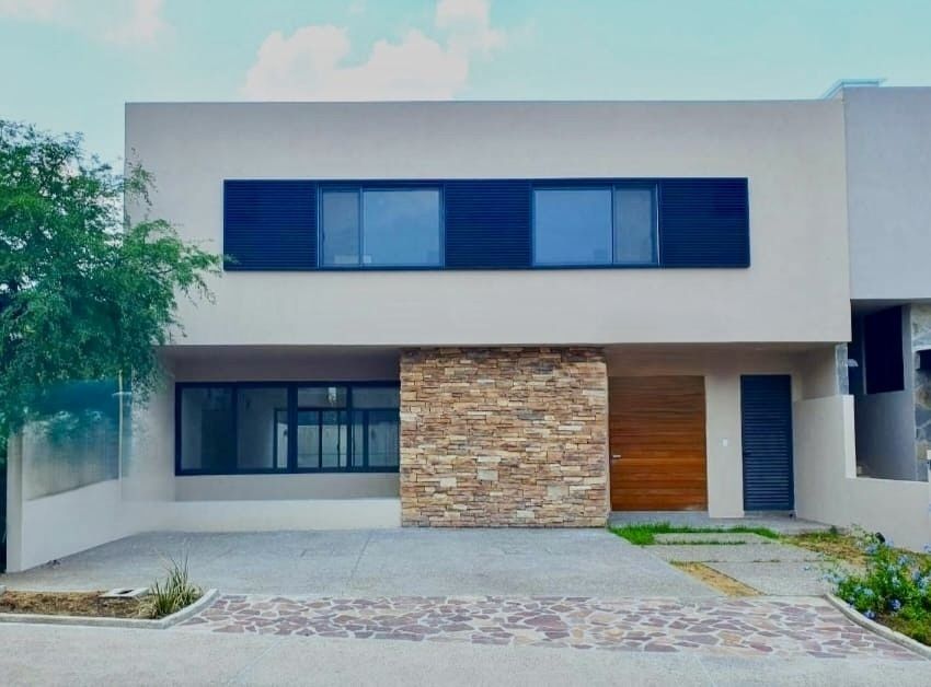 1 de 37: Fachada