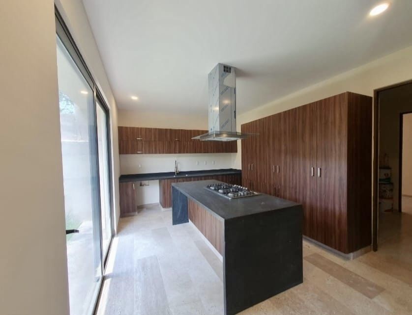 7 de 37: Cocina cerrada