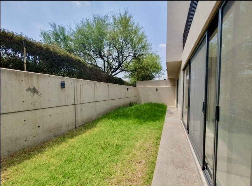 12 de 37: Jardin