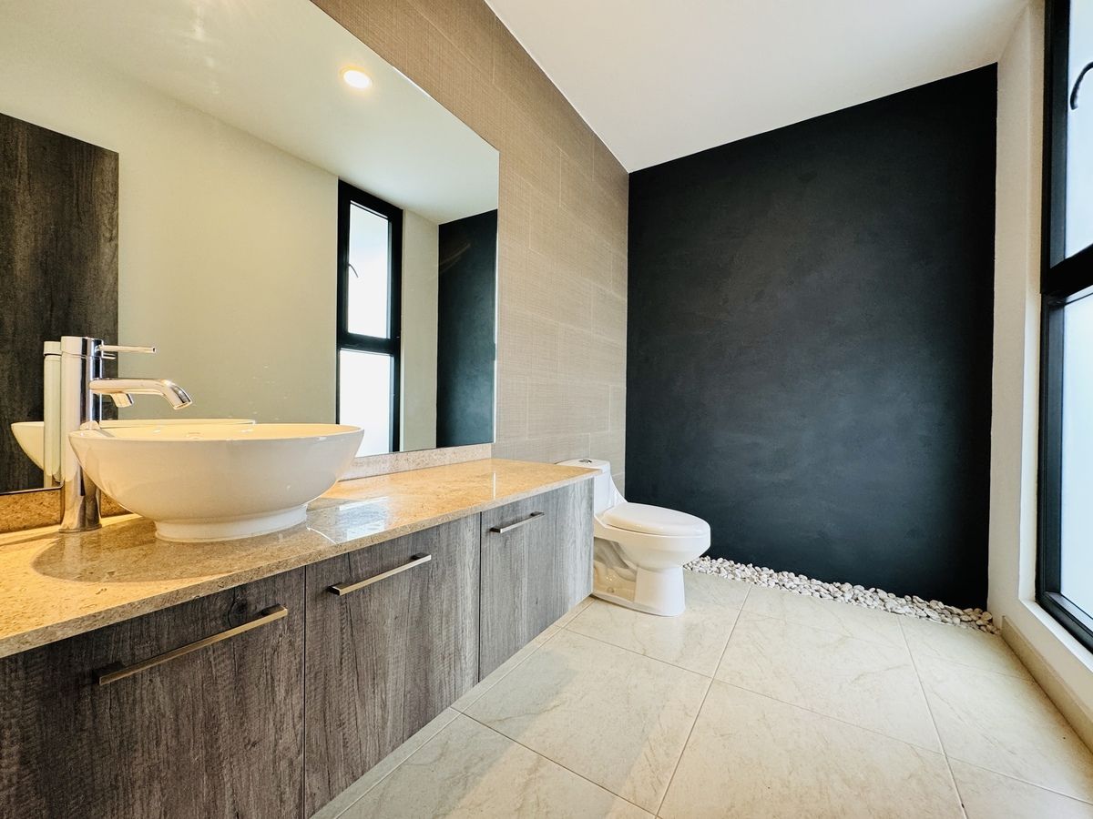 6 de 37: Medio baño