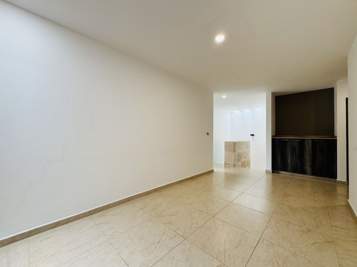 25 de 37: Familiy room  y mueble de blancos