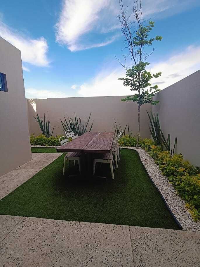 5 of 10: Patio