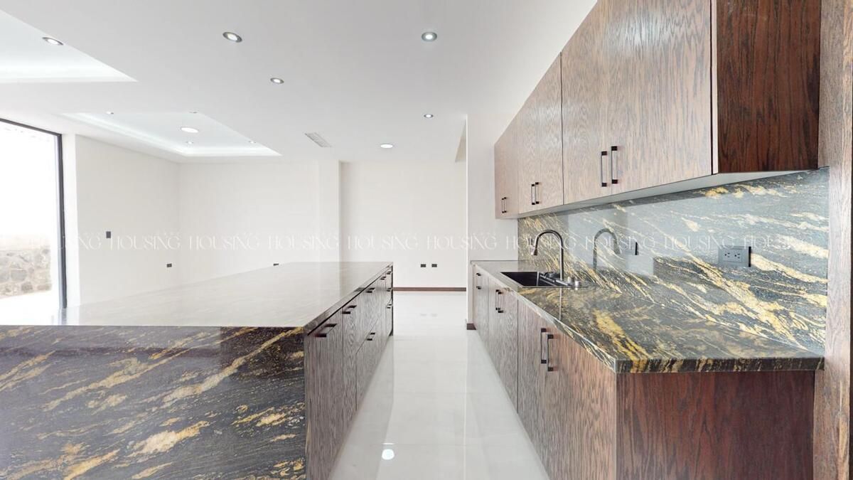 5 of 14: COCINA