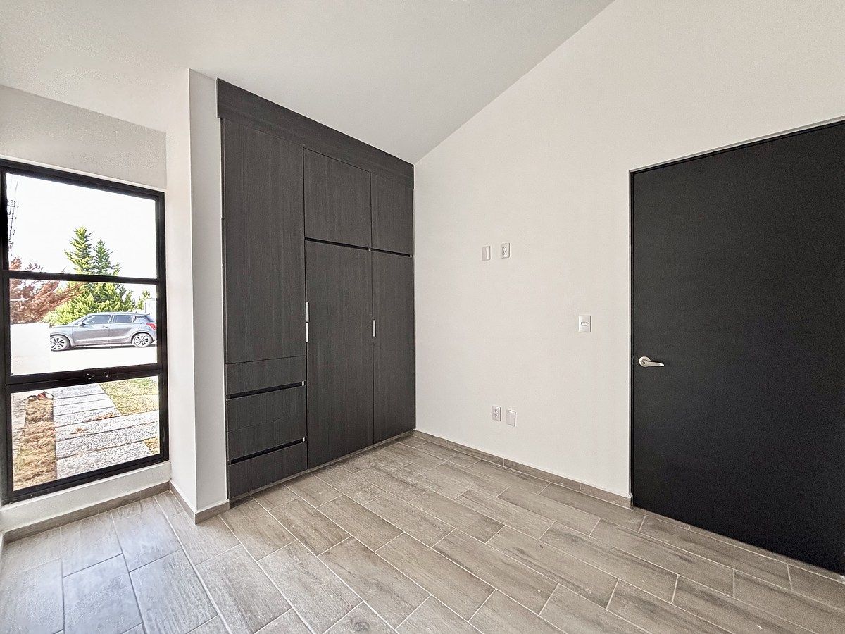 6 de 30: Clóset de piso a techo .