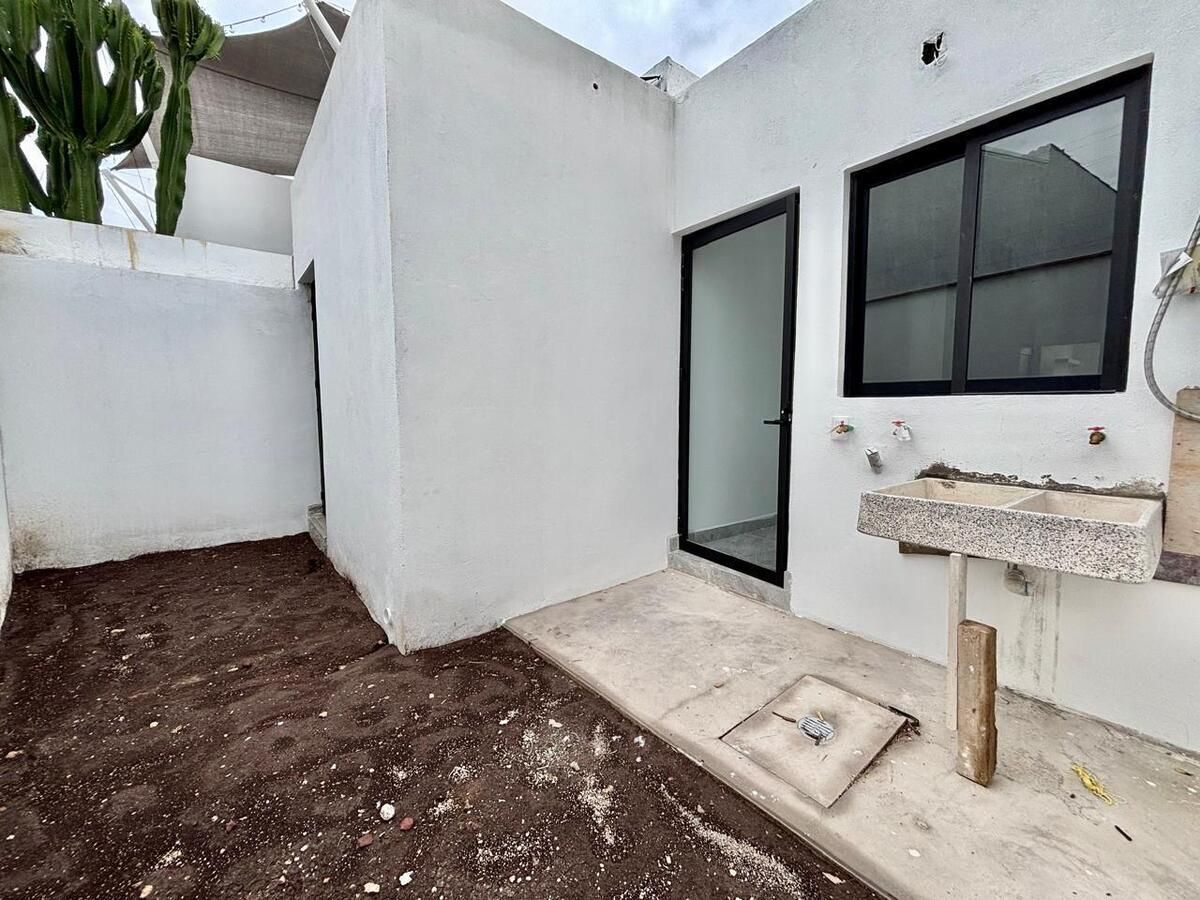 25 de 30: Área de lavado en patio trasero