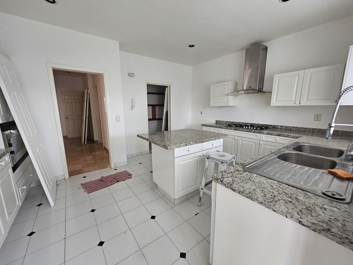 5 of 24: cocina