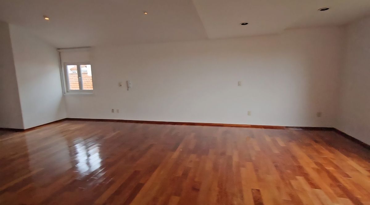14 of 24: Habitación Principal