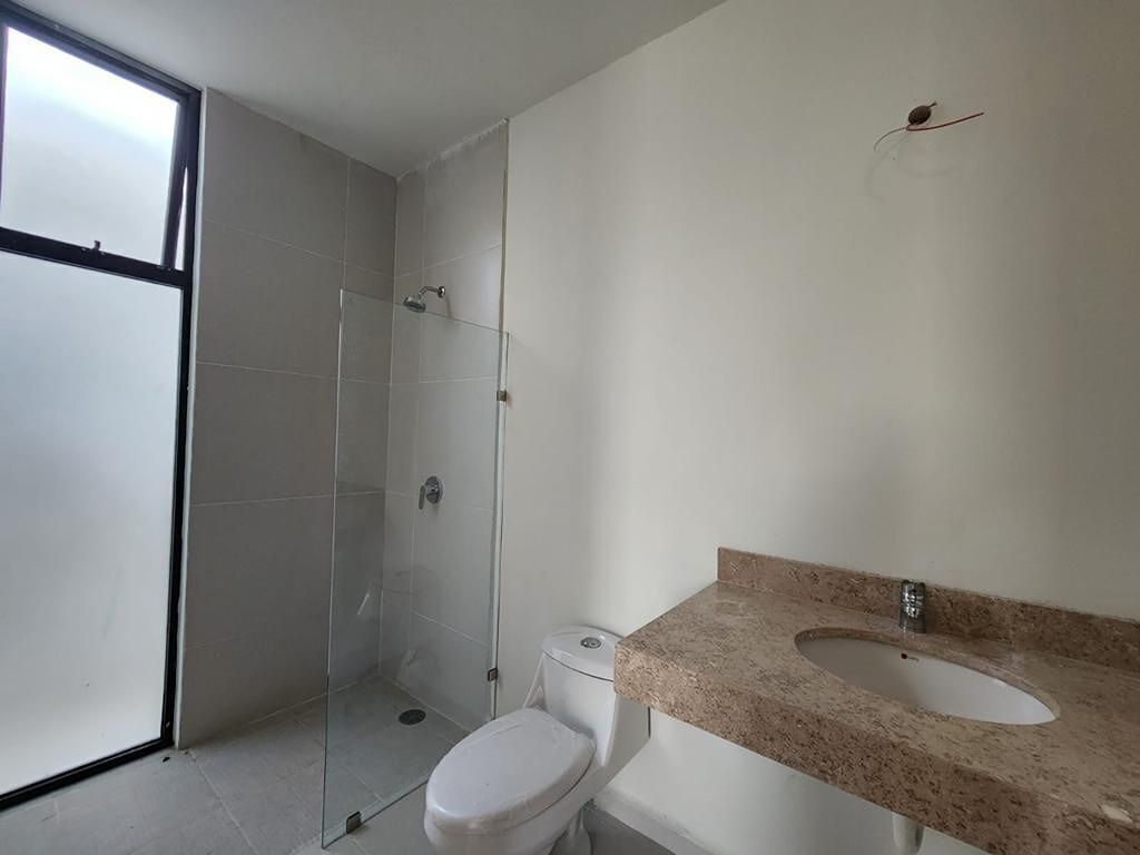 15 de 33: Baño Segunda Habitación