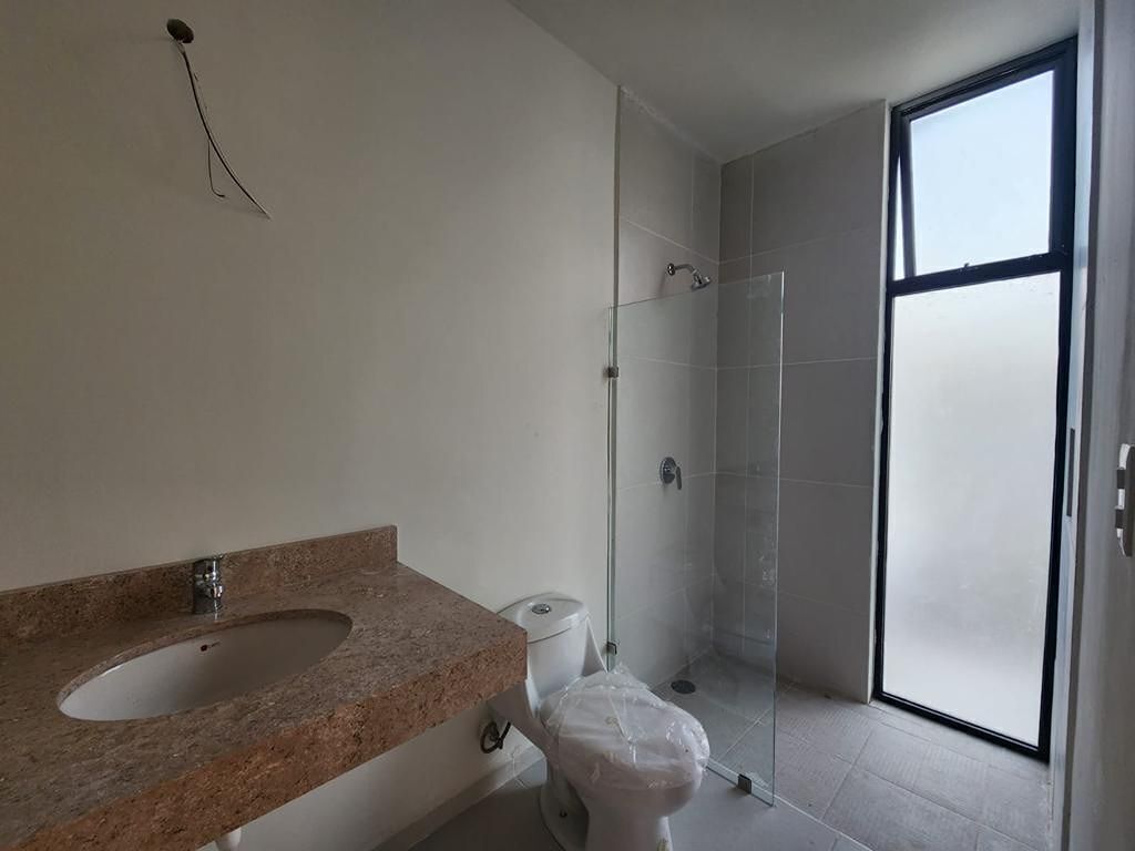 19 de 33: Baño Tercera Habitación