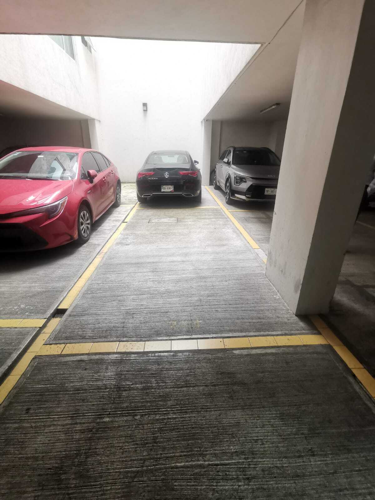 17 of 17: Lugar de Estacionamiento