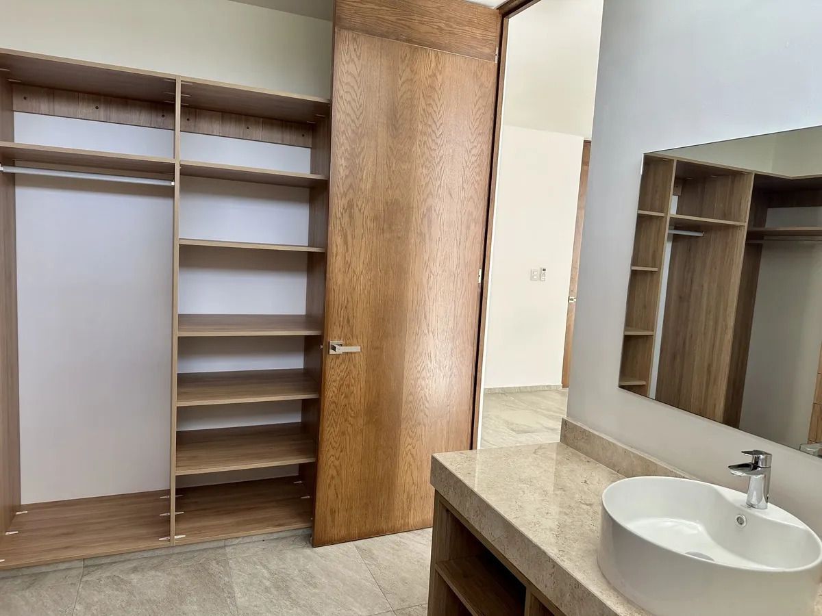 12 de 15: Baño Segunda Habitación