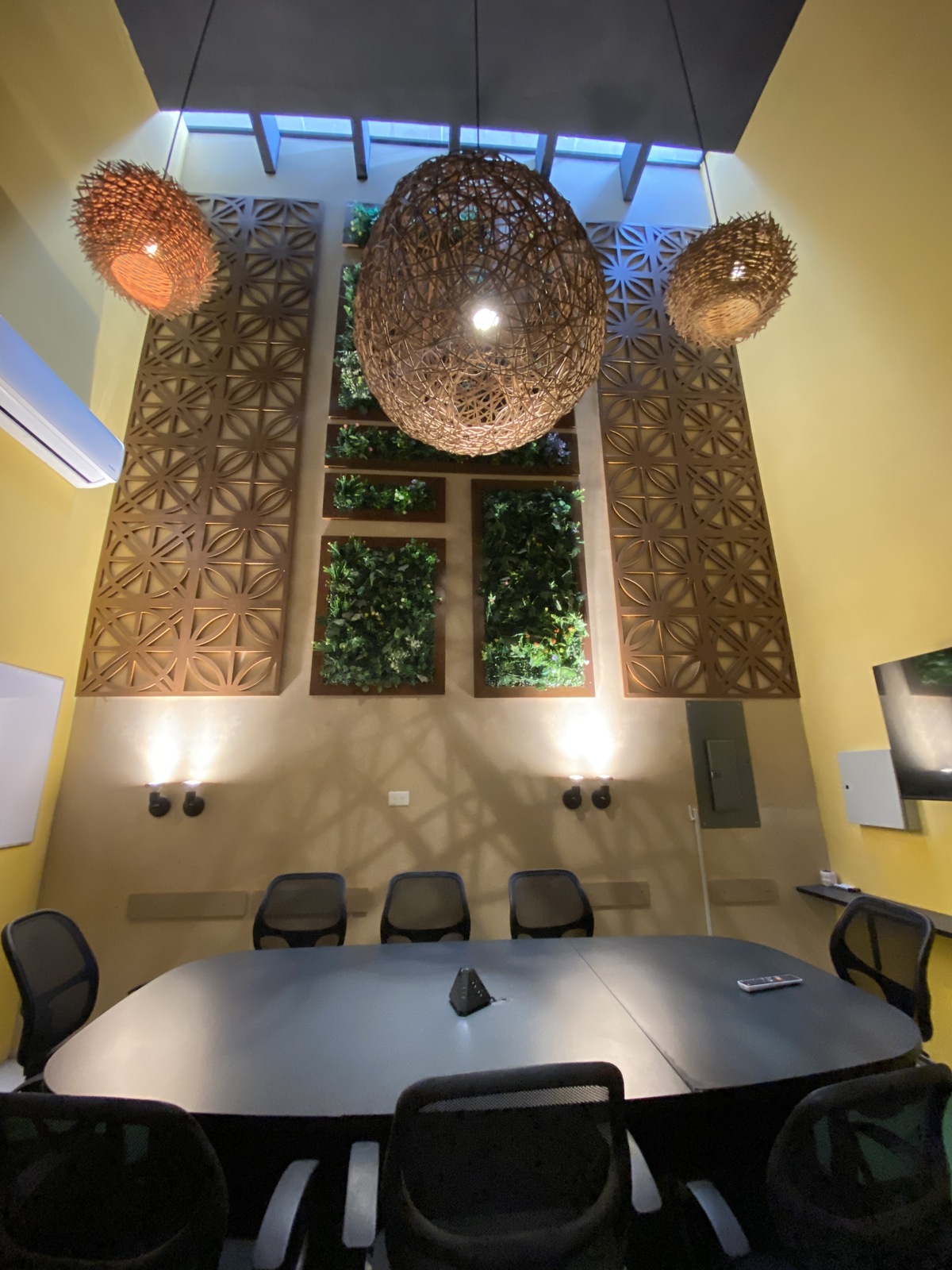 7 of 9: Sala de Juntas