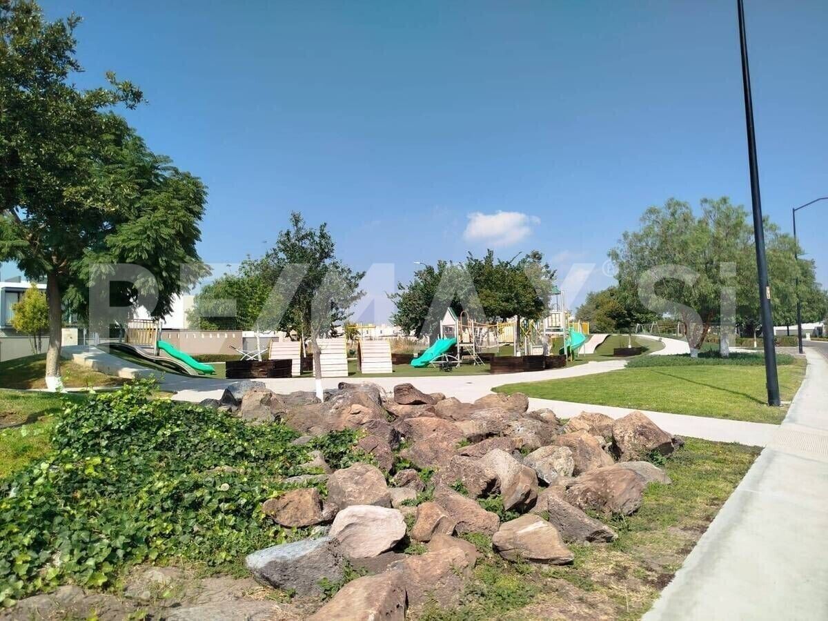3 de 8