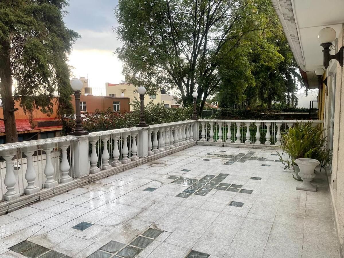 3 of 22: Terraza
