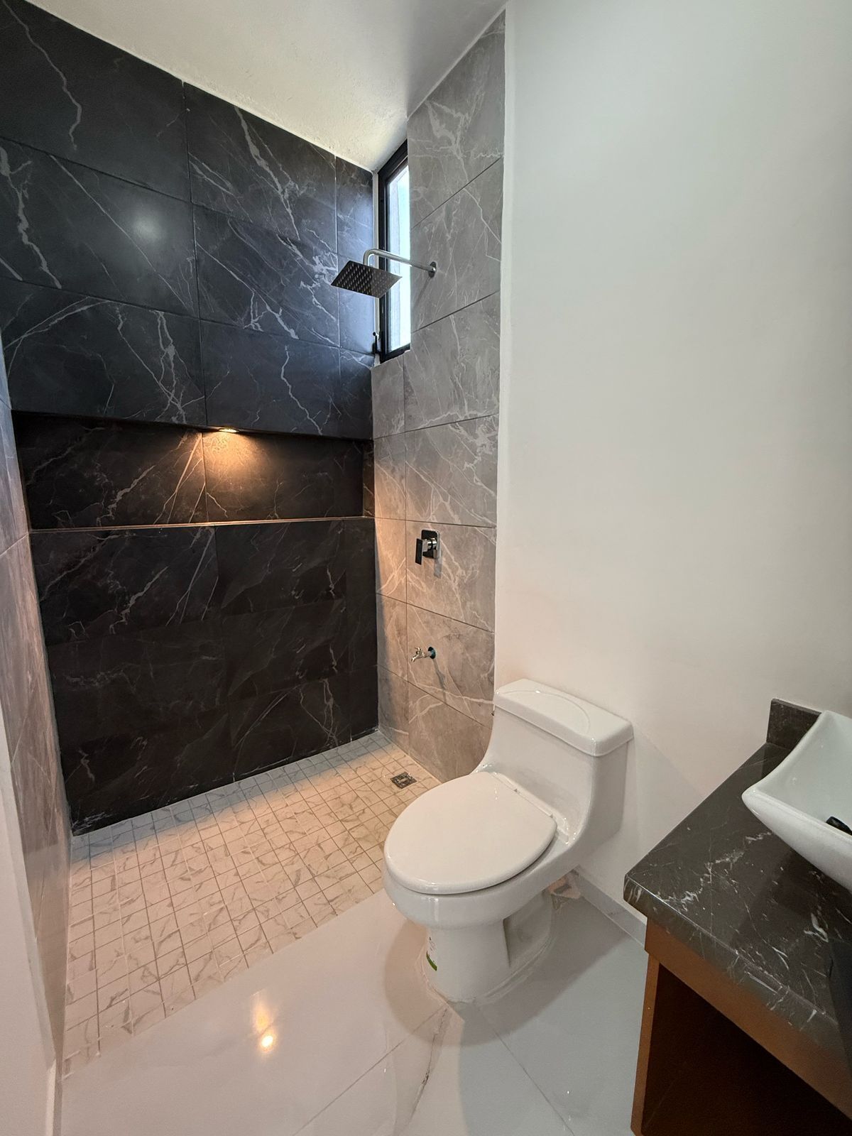 17 de 18: Baño Cuarta Habitación