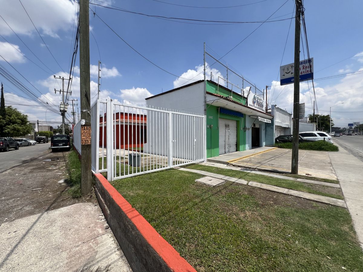 1 of 25: Fachada Ppal