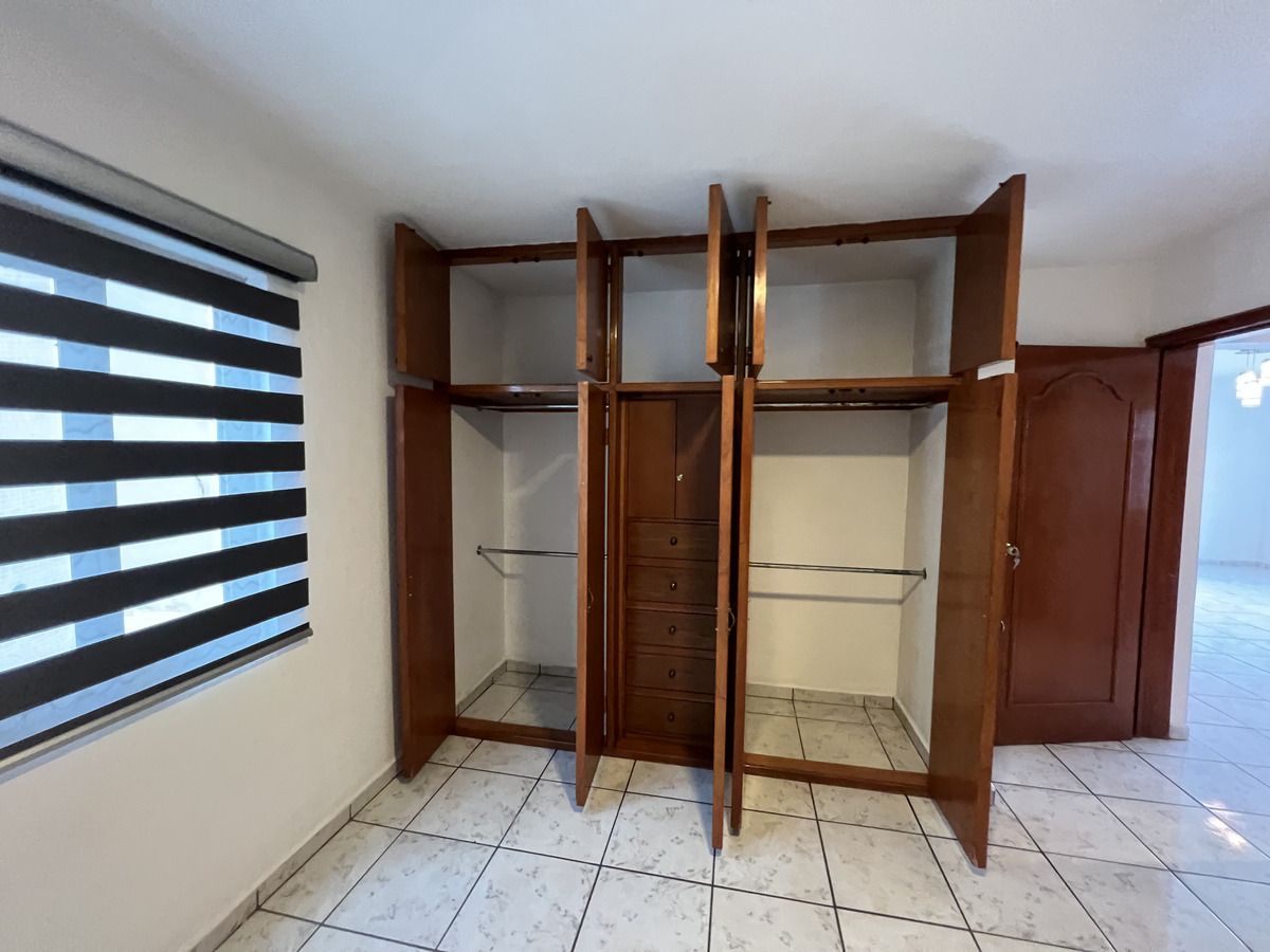 23 of 25: Recamara Secundaria 2