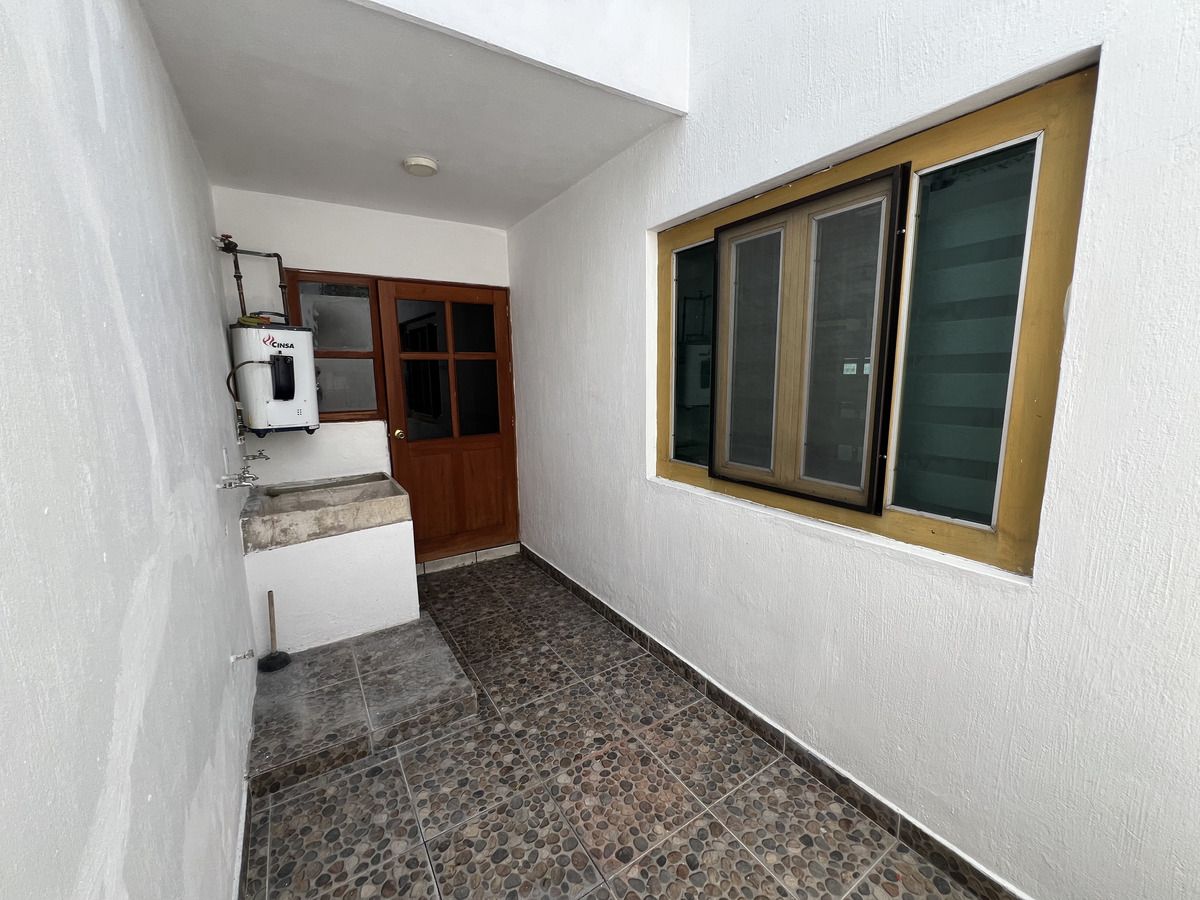 25 of 25: Cuarto de Lavado