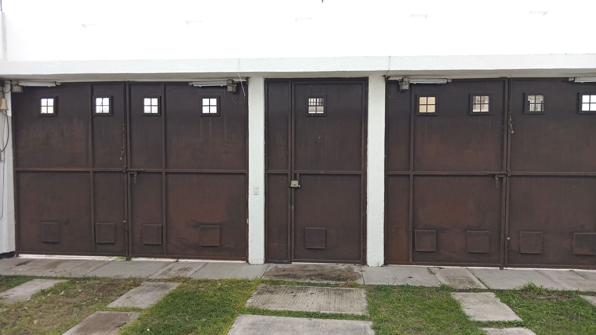 2 de 25: PORTON ELECTRICO