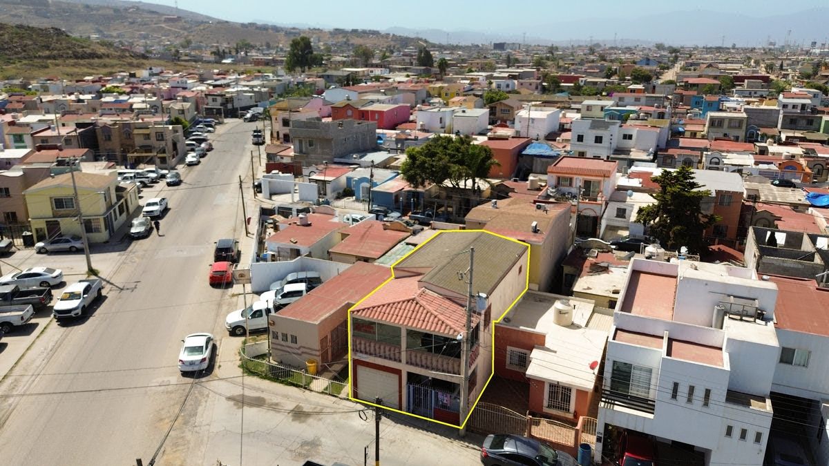 Venta de Casa, 2 niveles, Villa del Real 1