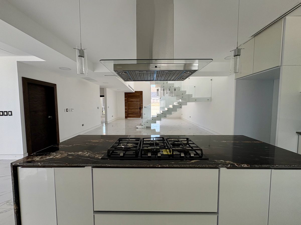 4 of 20: COCINA