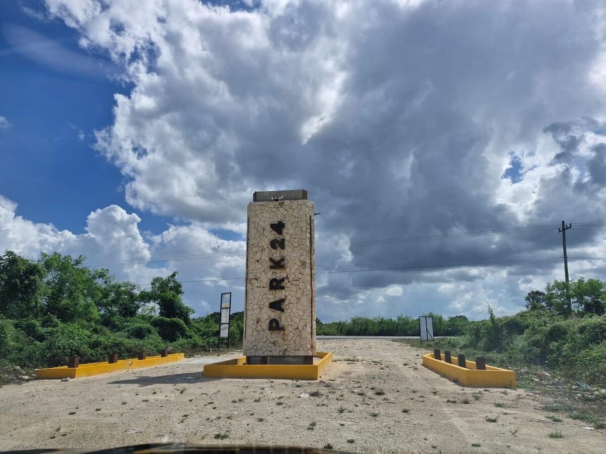 2 of 11: VISTA DEL TOTEM