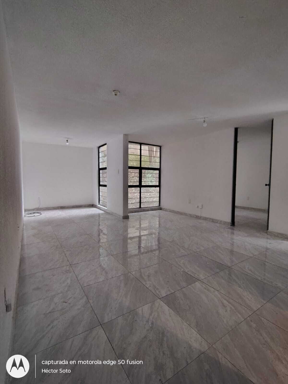 1 of 14: Sala, comedor y estudio.